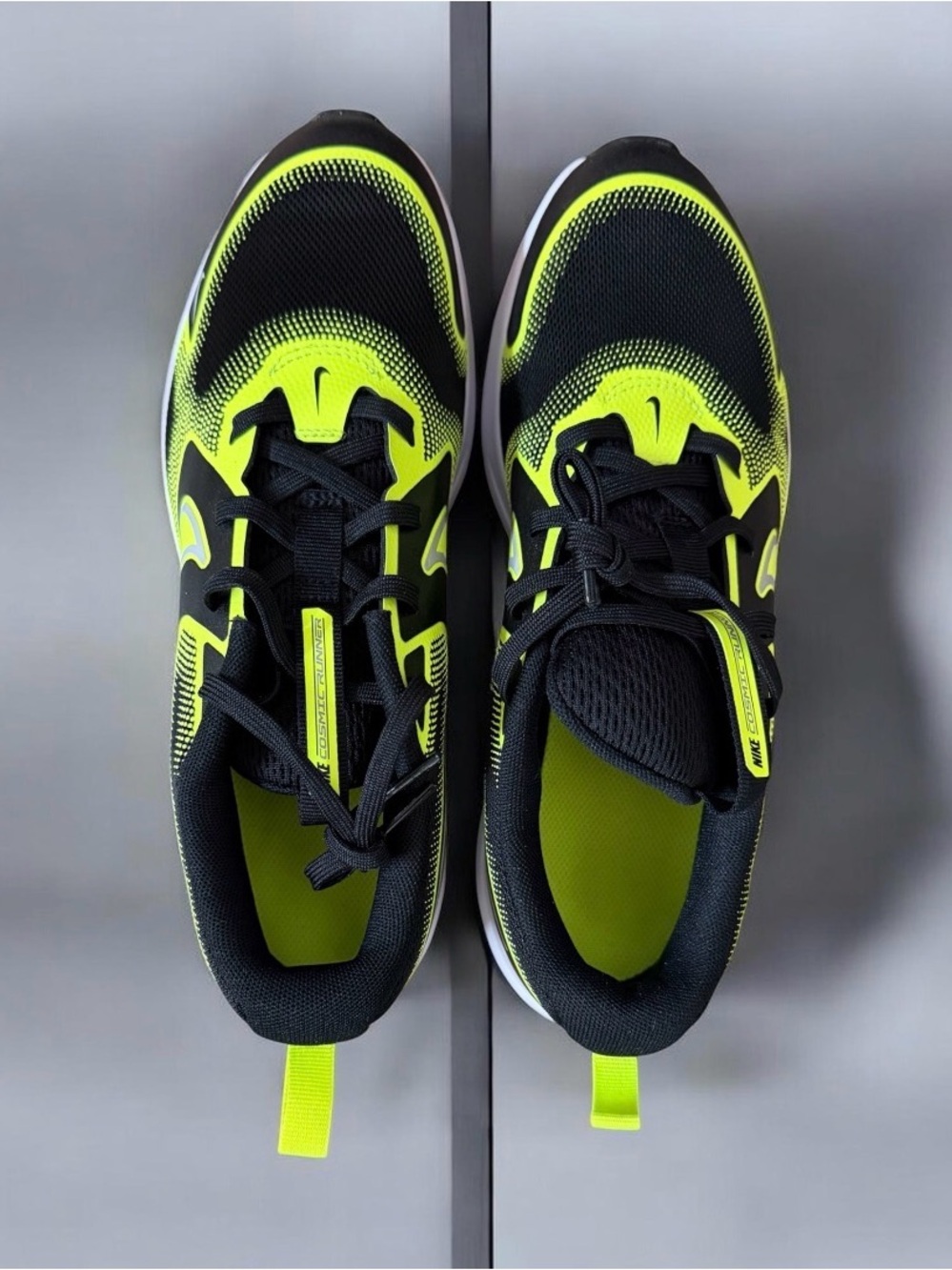 Nike Blk/Neon Yellow Athletic Sneakers Men’s/Youth Sz 6.5 or Women’s Size 8 NWOT - Picture 4 of 4